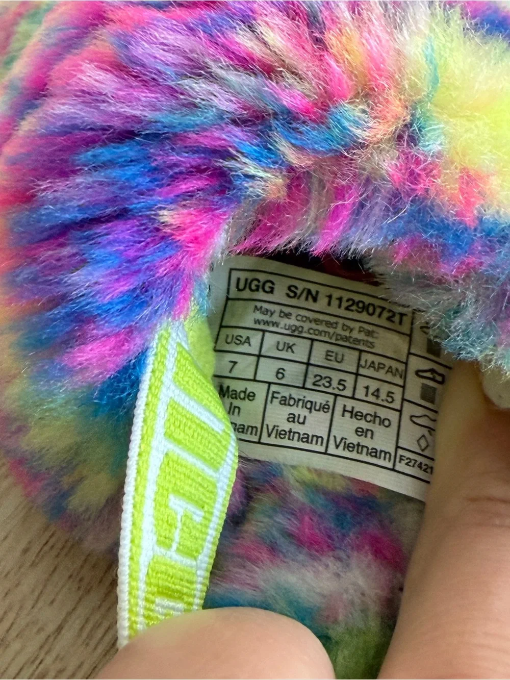 UGG K Fluff Yeah Pixalate kids slippers